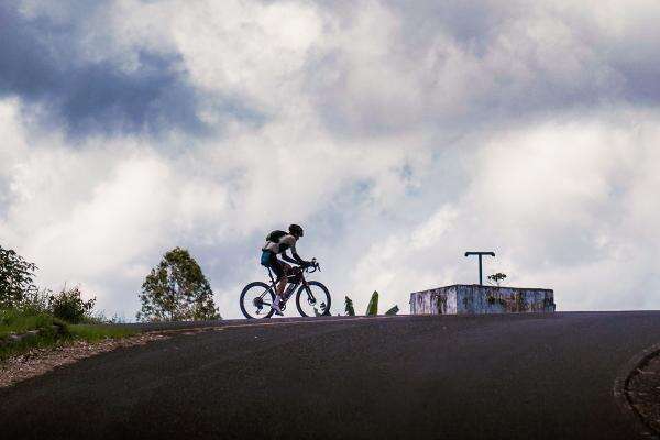 Lewati Bukit hingga Pantai, Pesepeda Ultra Mancanegara Siap Taklukkan Ajang Lintang Flores 2025