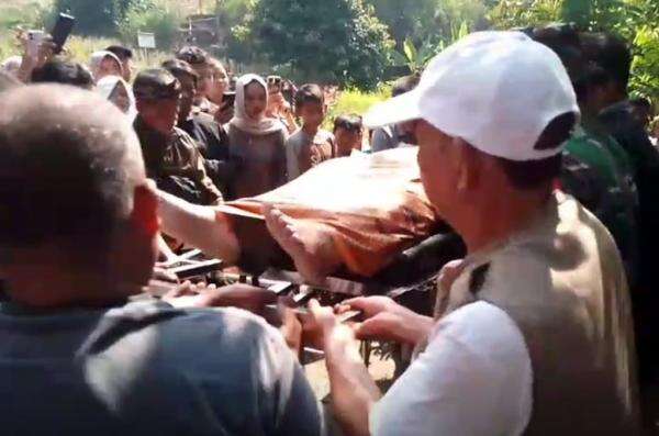 Identitas Pilot Gugur usai Pesawat Latih Jatuh di Bogor: Marsma Fajar Eks Kadispenau Identitas Pilot Gugur usai Pesawat Latih Jatuh di Bogor: Marsma Fajar Eks Kadispenau