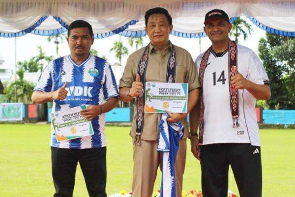 Pimpin Tunas Inti FC Liang, 2 Kader Partai Perindo Bangun Masa Depan Sepak Bola Maluku Pimpin Tunas Inti FC Liang, 2 Kader Partai Perindo Bangun Masa Depan Sepak Bola Maluku