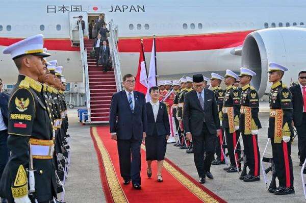 Tiba di Indonesia, PM Jepang Shigeru Ishiba bakal Bertemu Prabowo di Istana Bogor Besok Tiba di Indonesia, PM Jepang Shigeru Ishiba bakal Bertemu Prabowo di Istana Bogor Besok