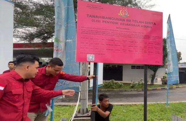 Kejagung Sita Rest Area KM 21B Tol Jagorawi Buntut Kasus Korupsi Timah Kejagung Sita Rest Area KM 21B Tol Jagorawi Buntut Kasus Korupsi Timah