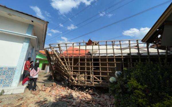 BNPB Minta Struktur Bangunan dan Ketahanan Rumah Tinggal Diperkuat untuk Hadapi Gempa Bumi BNPB Minta Struktur Bangunan dan Ketahanan Rumah Tinggal Diperkuat untuk Hadapi Gempa Bumi