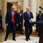 Rusia Sebut Laporan Trump Berbicara via Telepon dengan Putin Adalah Fiksi Murni Rusia Sebut Laporan Trump Berbicara via Telepon dengan Putin Adalah Fiksi Murni
