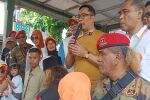 Sambangi Kampung Makasar, Ridwan Kamil Janji Sediakan Tempat Bermain Anak di Setiap RW Sambangi Kampung Makasar, Ridwan Kamil Janji Sediakan Tempat Bermain Anak di Setiap RW