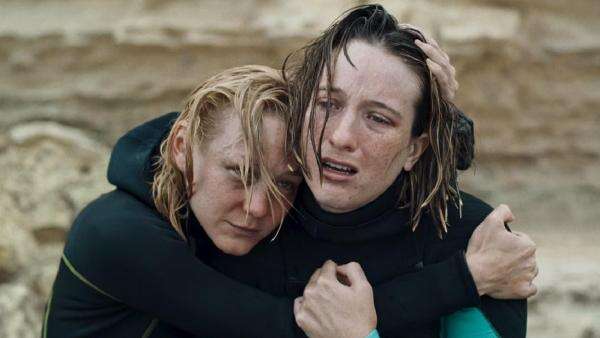 Sinopsis Film The Dive, Teror yang Tak Terbayangkan di Dasar Laut Sinopsis Film The Dive, Teror yang Tak Terbayangkan di Dasar Laut