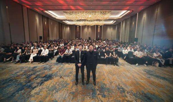 Stockwise Edukasi Saham ke 1.000 Orang Stockwise Edukasi Saham ke 1.000 Orang