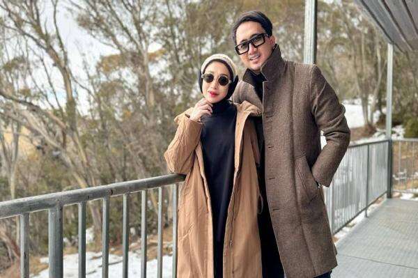 Siapa Sebenarnya Suami Reza Gladys? Ternyata Dokter Juga! Siapa Sebenarnya Suami Reza Gladys? Ternyata Dokter Juga!