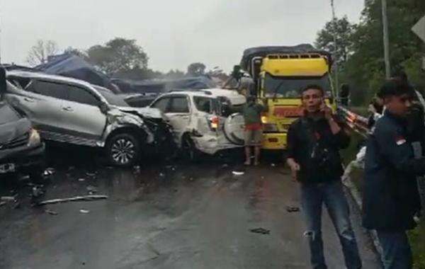 Kronologi Kecelakaan Beruntun di Tol Purbaleunyi, Dipicu Truk Rem Blong Kronologi Kecelakaan Beruntun di Tol Purbaleunyi, Dipicu Truk Rem Blong
