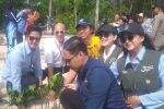 Tanam Mangrove, Mahasiswa KKN-PPM UGM Gali Potensi Masyarakat Pulau Tidung Tanam Mangrove, Mahasiswa KKN-PPM UGM Gali Potensi Masyarakat Pulau Tidung