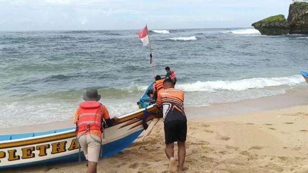 13 Siswa SMP 7 Mojokerto Terseret Ombak di Gunungkidul, 4 Orang Belum Ditemukan