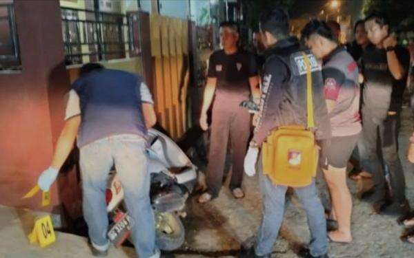 Tragis! Kontraktor di Lubuklinggau Tewas Ditusuk saat Sedang Membonceng Anaknya Tragis! Kontraktor di Lubuklinggau Tewas Ditusuk saat Sedang Membonceng Anaknya