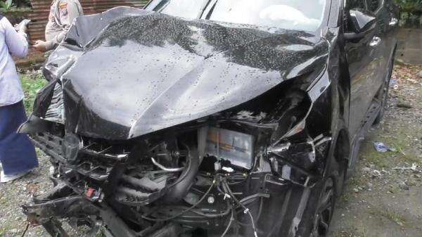 Pengemudi Fortuner di Medan Pulang dari Warung Tuak Tabrak Sejumlah Motor, 3 Orang Tewas Pengemudi Fortuner di Medan Pulang dari Warung Tuak Tabrak Sejumlah Motor, 3 Orang Tewas