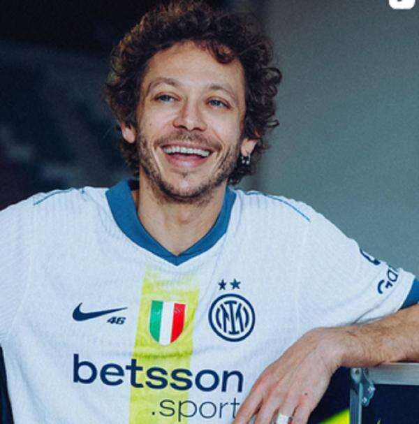 Segini Kekayaan Legenda MotoGP Valentino Rossi Usai Putuskan Pensiun dari MotoGP Segini Kekayaan Legenda MotoGP Valentino Rossi Usai Putuskan Pensiun dari MotoGP