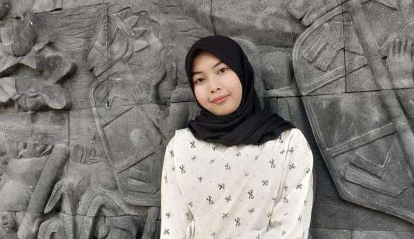 Kronologi Lengkap Mahasiswi Cantik UNS Terjun ke Sungai Bengawan Solo Kronologi Lengkap Mahasiswi Cantik UNS Terjun ke Sungai Bengawan Solo
