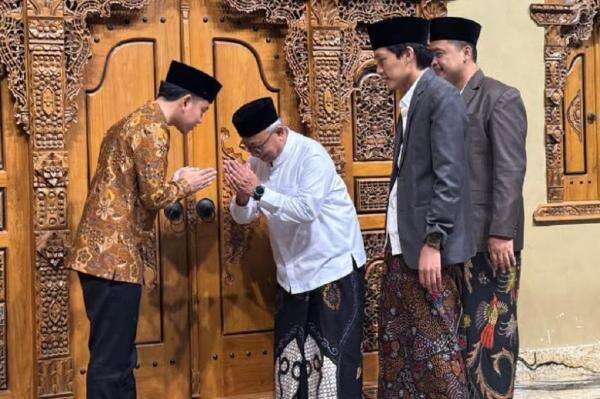 Wapres Gibran Sowan ke Gus Iqdam di Blitar: Teman Lama Wapres Gibran Sowan ke Gus Iqdam di Blitar: Teman Lama