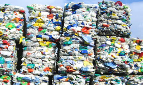 Desa di Badung Buat Program Tukar Sampah dengan Beras