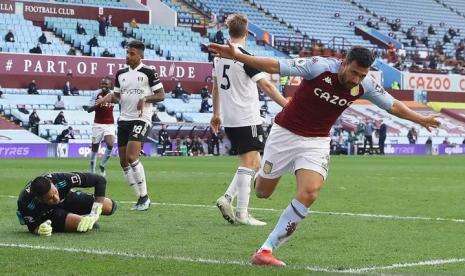 Dwigol Trezeguet Bawa Villa Kembali ke Jalur Kemenangan