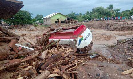 BNPB Tetap Utamakan Prokes Saat Tangani Banjir di NTT