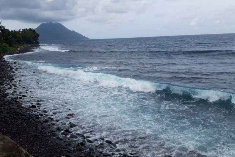 Awas dengan Gelombang Ekstrem Lebih Enam Meter di NTT Akibat Siklon Seroja