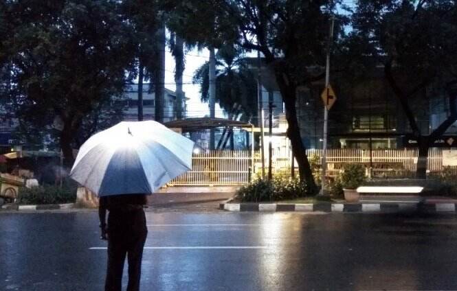 BMKG Perkirakan Hujan Petir dan Angin Kencang di Sebagian DKI Jakarta