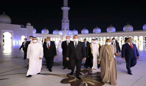 PM Irak Kunjungi Masjid Agung Sheikh Zayed