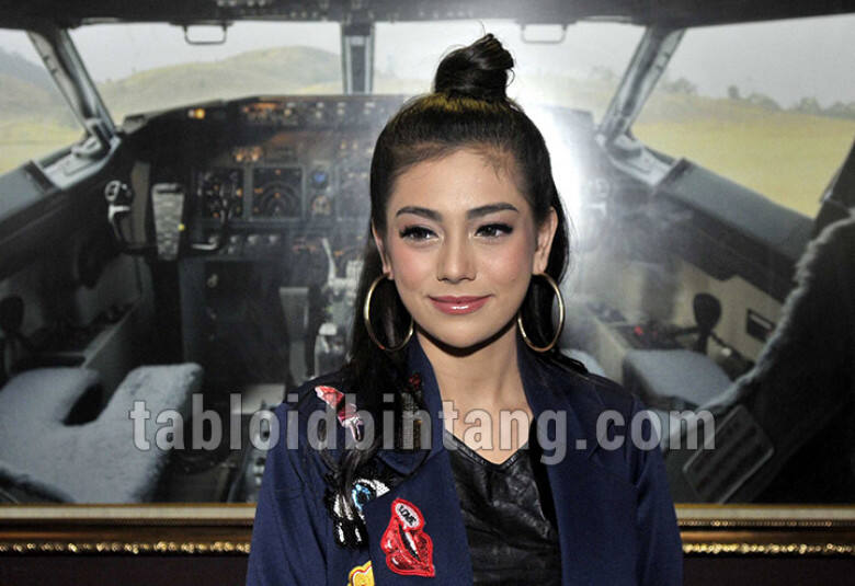 Pengakuan Celine Evangelista Hilang Perawan Sebelum Umur 20 Tahun