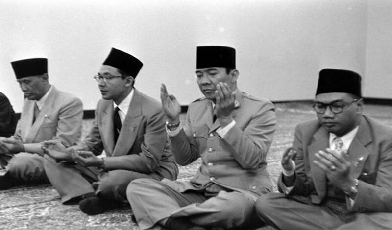 Bulan Ramadhan, Bung Karno dan 50 Tusuk Sate