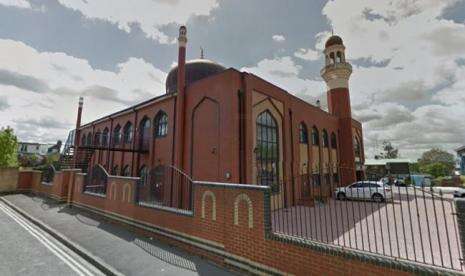 Masjid Oxford Inggris Bagikan Makanan Hangat Selama Ramadhan