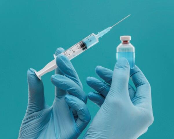 Warga Sulut Demam Usai Dapat Vaksin AstraZeneca, Ini Penjelasan Komnas KIPI