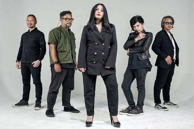 Vokalis Cuti Hamil, Band Cokelat Gandeng Solois Astrid