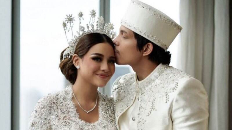 Sah Jadi Suami Istri, Atta dan Aurel Pamer `Ranjang Malam Pertama`, Girang Banget!