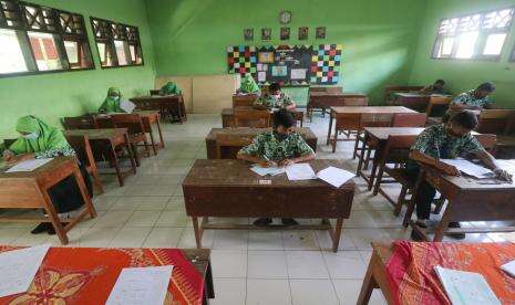 PTM di SMAN 1 Ungaran Diwarnai Ketidakhadiran Dua Siswa