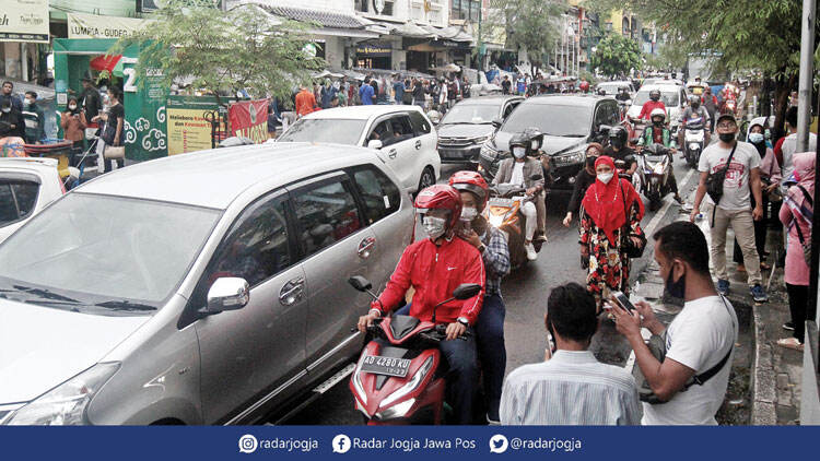 Ngeri-Ngeri Sedap saat Padat Pengunjung