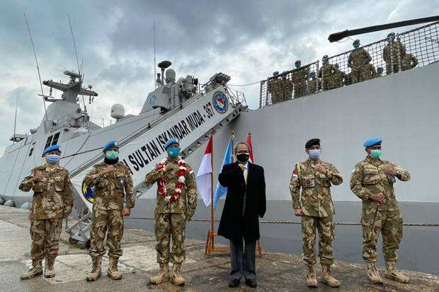 Kapal Perang Indonesia Merapat di Pelabuhan Beirut Lebanon