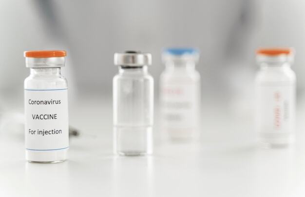 Kenali Perbedaan Vaksin Sinovac dan AstraZeneca, Teknologi hingga Efek Sampingnya