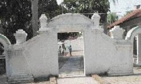 Jenazah Sunan Bonang Dicuri dari Pulau Bawean?