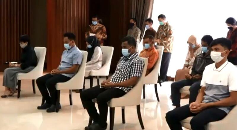 4 WNI Korban Penyanderaan Abu Sayyaf Diserahterimakan Kepada Keluarga