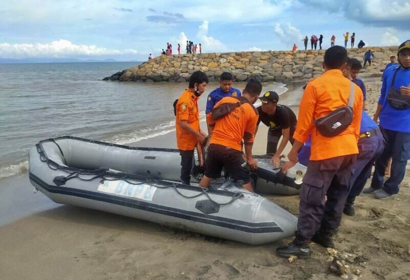 Berenang di Pantai, Pelajar SMK Tewas