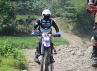 WR 155 R, Ekspresi Cinta dan Menembus Usia