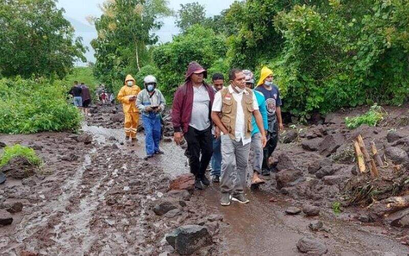 Akses Menuju Banjir Bandang Flores Timur Masih Tertutup Longsor