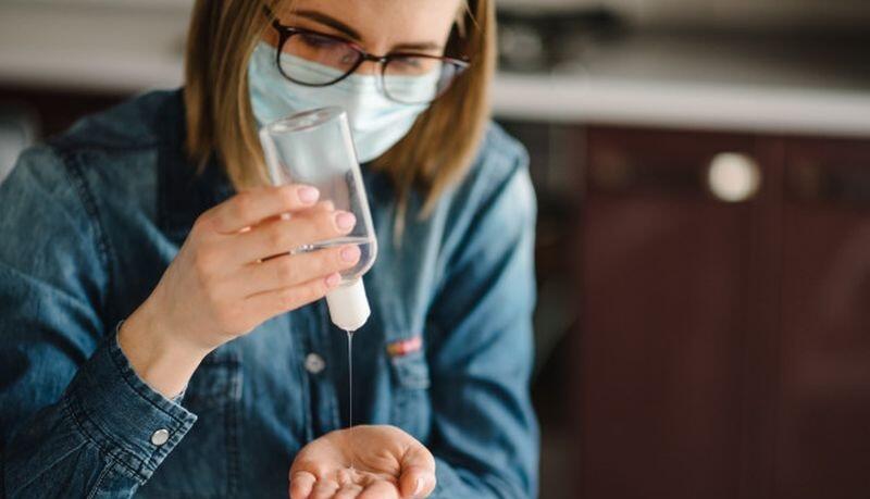 Terlalu Sering Pakai Hand Sanitizer Picu Kanker, Benarkah?