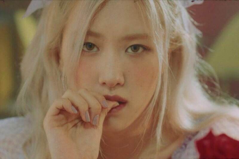 Rosé BLACKPINK Meratapi Cinta Dalam MV Baru “GONE” yang Menakjubkan