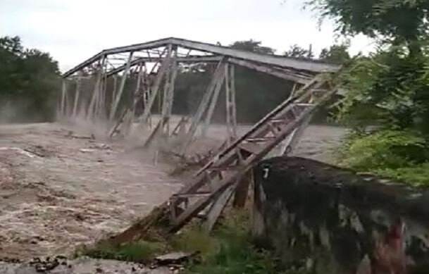 Jembatan Bersejarah yang Diresmikan Jenderal Ahmad Yani Ambruk Diterjang Banjir