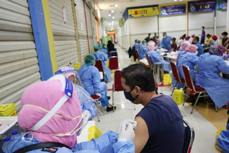 Pemerintah Buka Opsi Pos Vaksinasi di Tempat Ibadah