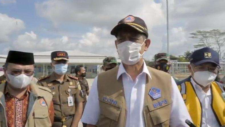 Cuaca Buruk, Doni Monardo Tempuh Jalur Darat Menuju Lokasi Bencana Flores Timur