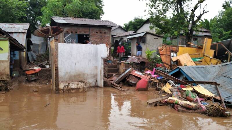 BNPB Kirim Bantuan Logistik untuk Korban Banjir Bandang Flores Timur
