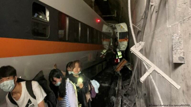 Menteri Transportasi Taiwan Tawarkan Undur Diri Atas Kecelakaan Kereta Api