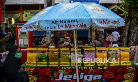 In Picture: Pasar Takjil di Pasar Rawamangun Jakarta
