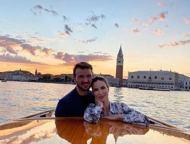 5 Pesona Scarlett Morata Berbalut Swimssuit, sang Pujaan Hati Marco Motta
