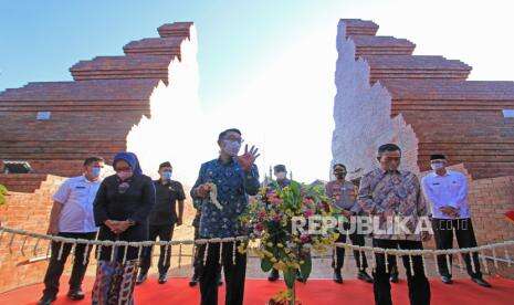 In Picture: Gubernur Jabar Resmikan Alun-alun Kejaksan Cirebon